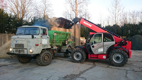 Beladen des IFA W50 mit Dünger